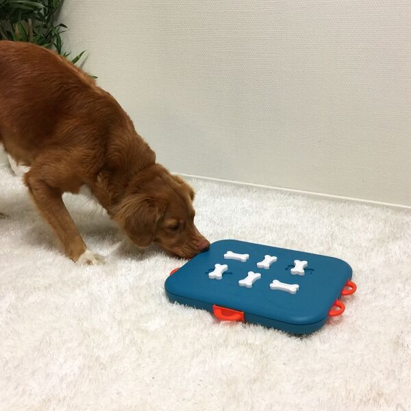 <strong>Nina Ottosson</strong> Dog Casino, Juego Interactivo con Dispensador de Snacks para Perros, Nivel 3 - Imagen 4