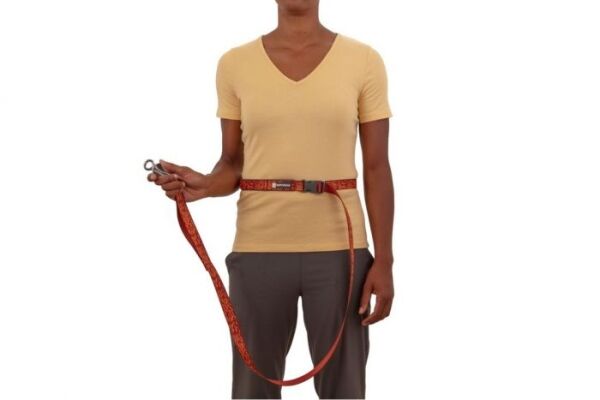 <strong>Ruffwear</strong> Flat Out Ember Distortion, Correa Manos Libres de Polyester Duradero y Resistente para Perros, Medidas: 1,8 mt de largo, 25 mm de ancho - Imagen 3