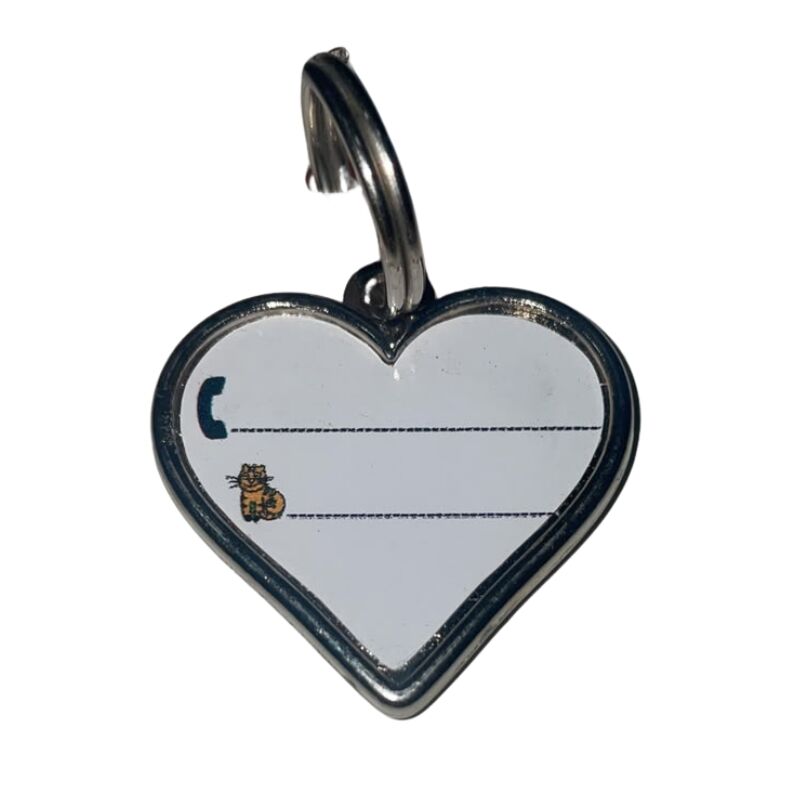 <strong>Universalpet</strong> Placa de identificación para mascotas, Diseño en forma de corazón con fondo rojo y huellas decorativas - Imagen 2